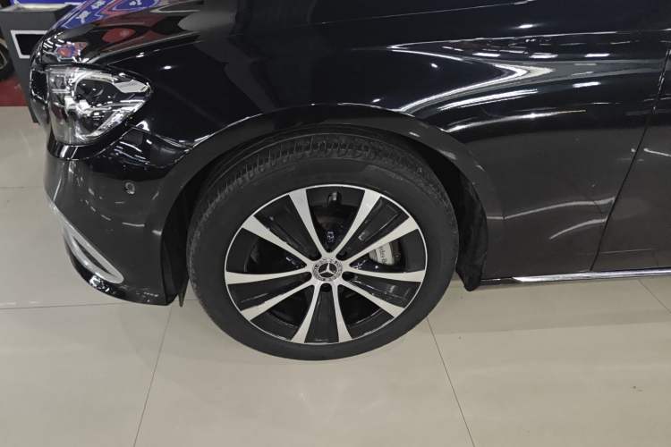 Used Mercedes-Benz E-Class New Energy 2022 Restyled E 350 e L Plug-in Hybrid Sedan Left Front Wheel Hub