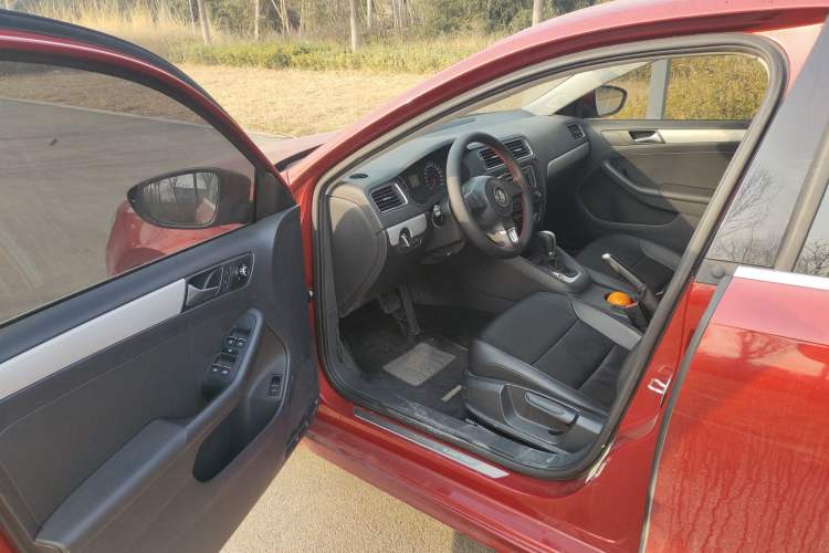 Used Volkswagen Sagitar 2014 Revised Version 1.6L Automatic Comfort Edition