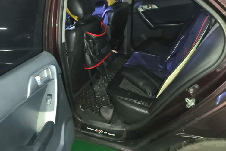 Used Kia Forte 2012 1.6L AT Premium Commemorative Edition Left Rear Seat