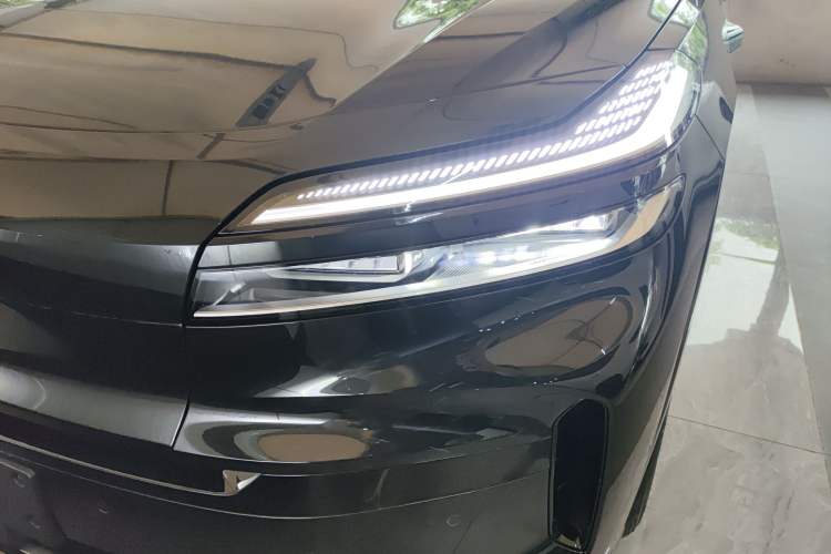 Used ONVO Luxeed L90 2025 Model—Ultra Six-Seater Version Left Front Headlight