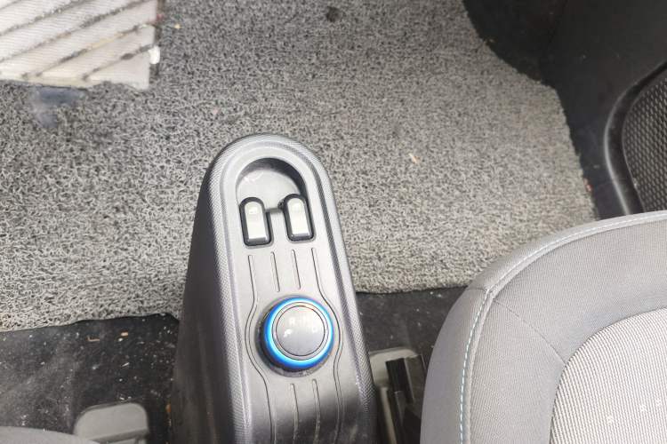 Used Wuling Hongguang MINIEV 2020 Enjoyment Model Lithium Iron Phosphate Gear Lever
