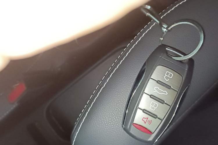 Used ORA White Cat 2022 Xiao Yean Cat Edition 360km Deluxe Model Ternary Lithium
