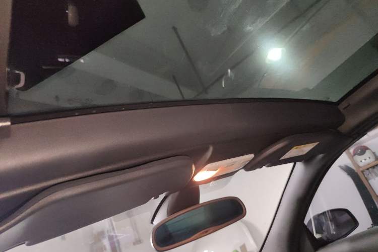 Used Renault Megane 2011 CC 2.0 Fashion Navigation Edition Headliner