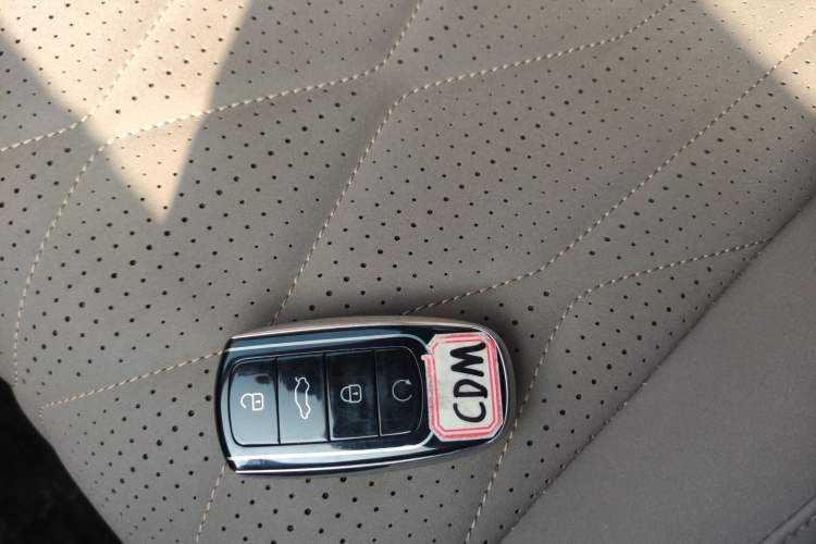 Used Chery Tiggo 8 PLUS C-DM 2025 1.5T 116 km Prestige Version 5 Seats
