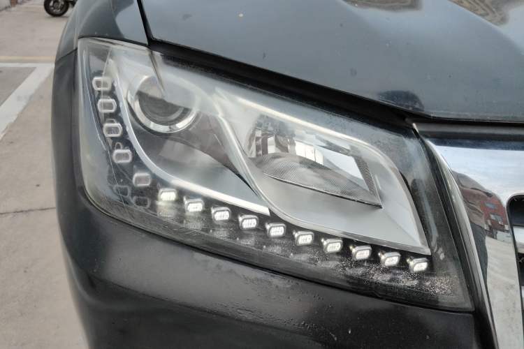 Used Haval H2 2017 Red-Label 1.5T Automatic Two-Wheel Drive Elite Model Right Front Headlight