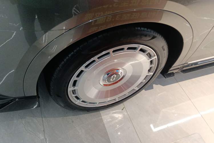 Used Hima AITO M9 2025 Extended-Range Ultra Version 52 kWh 6-Seater Left Front Wheel Hub