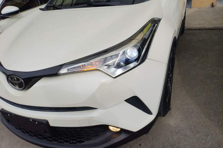 Used Toyota C-HR 2018 2.0L Leading with Sunroof China V Standard
