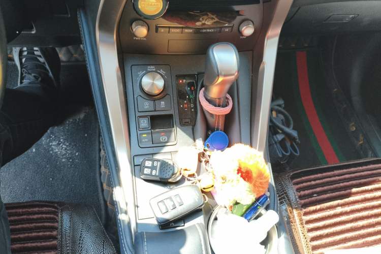 Used Lexus NX 2020 200 All-Wheel Drive Fēngshàng Version China VI Standard Gear Lever