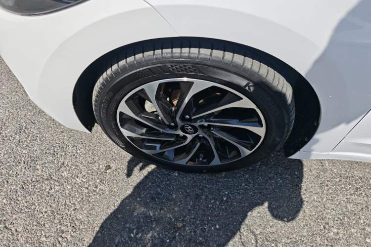 Used Hyundai Elantra (6th Generation / Lingdong) 2019 1.4T Dual-Clutch Xuan Dong · Dynamic Model Exterior 4