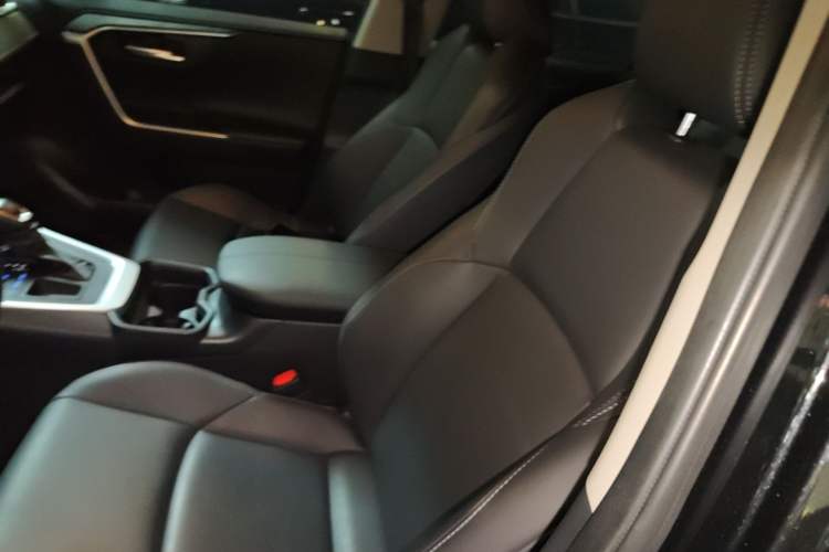 Used Toyota Wildlander 2022 2.0L CVT Two-Wheel Drive Urban Edition Left Front Seat