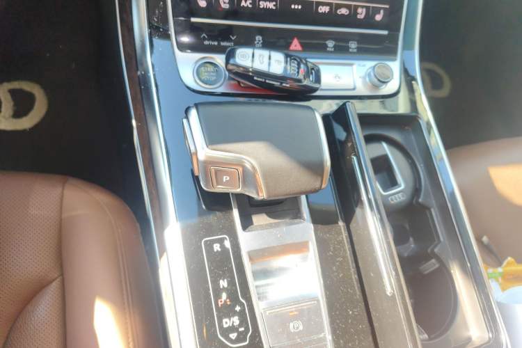 Used Audi Q7 2022 55 TFSI quattro S line Sport model