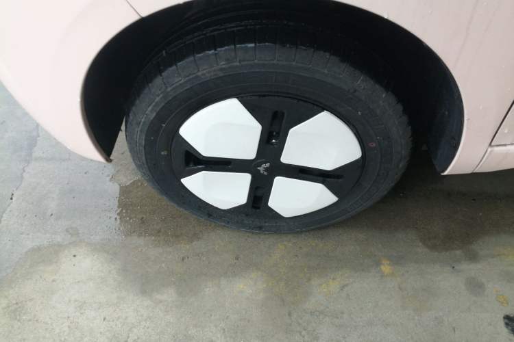 Used Wuling Hongguang MINIEV 2024 3rd Generation 215km Advanced Version
