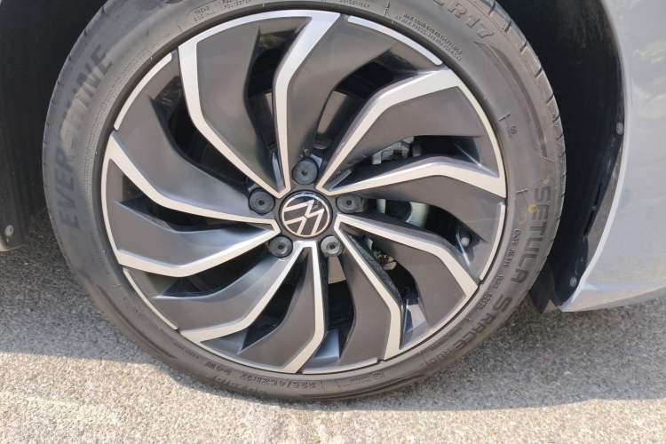 Used Volkswagen Golf 2021 280TSI DSG Pro Right Front Wheel Hub