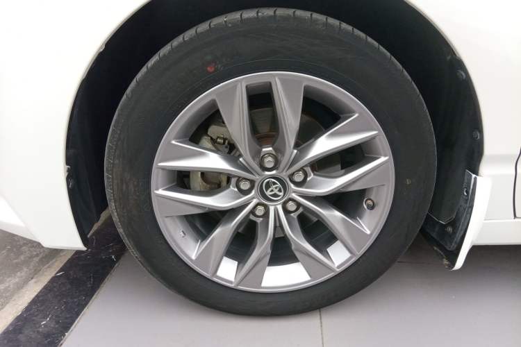 Used Toyota Avalon 2019 2.0L Ambition Edition China VI