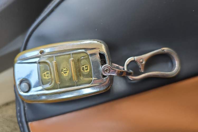 Used Wuling Hongguang 2015 1.2L S Base Model China V Standard
