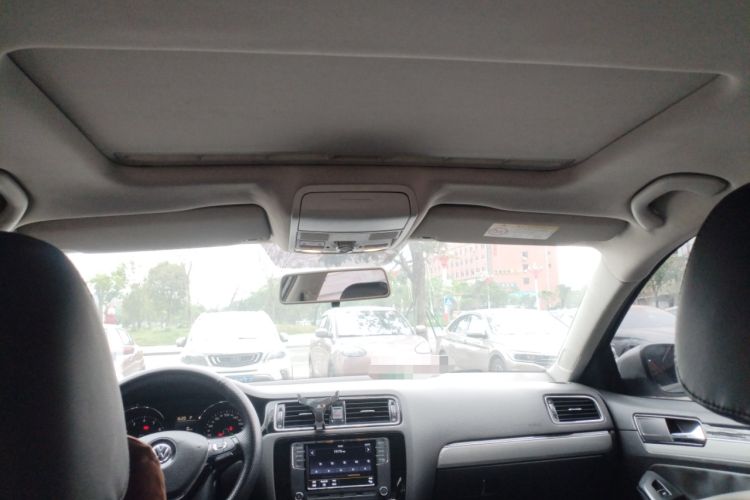 Used Volkswagen Sagitar 2015 230TSI Automatic Comfort Version Headliner