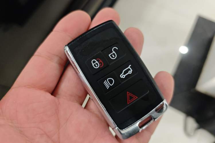 Used Land Rover Discovery 2019 3.0 SC V6 SE
