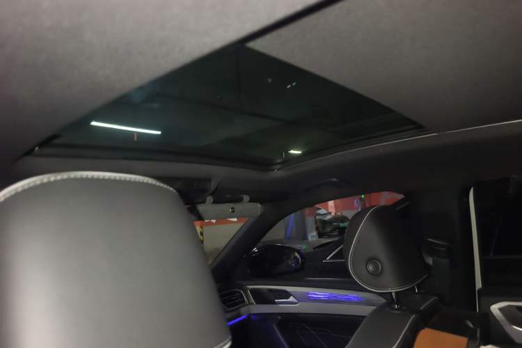 Used Volkswagen Tayron X 2023 330TSI Two-Wheel-Drive Flagship Smart Edition Headliner