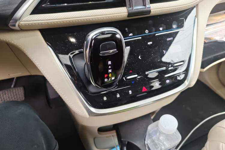 Used Buick GL8 2023 ES Lu Zun Deluxe Model
