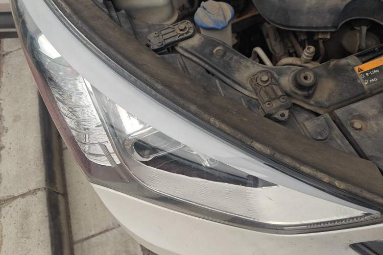 Used Hyundai Santa Fe Classic 2013 3.0L 4x4 Comfort Edition with Navigation 7 Seats Euro IV
