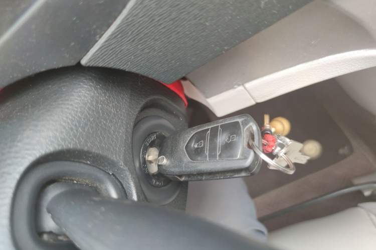 Used SAIC MAXUS G10 2014 2.0T Automatic Elite Edition