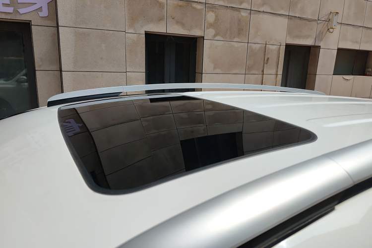 Used Geely Auto Vision X6 2016 1.8L Manual Luxury Model
