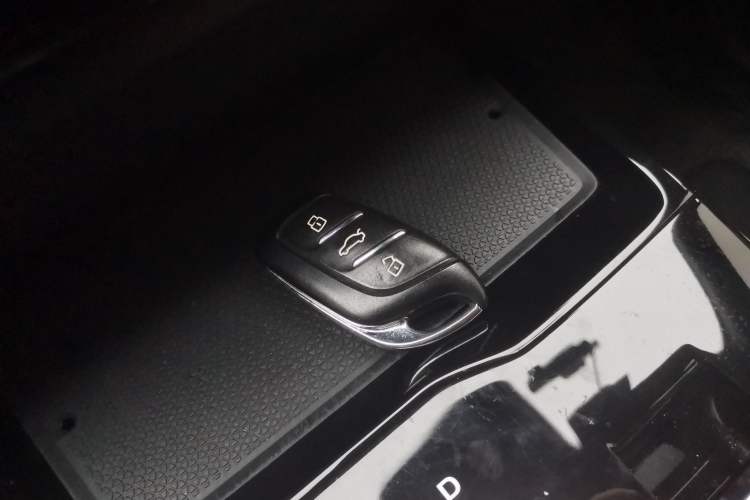 Used MG 4 EV 2022 520 km Luxury Edition Vehicle Key