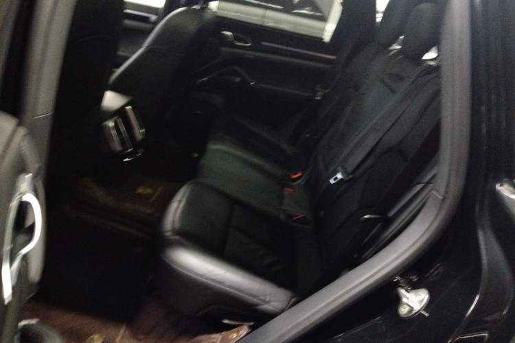 Used Porsche Cayenne 2013 3.6L automatic transmission U.S. specification