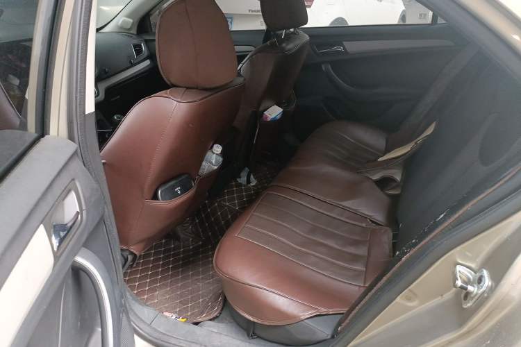 Used Roewe 360 2016 1.5L Manual Smart Screen Version Left Rear Seat