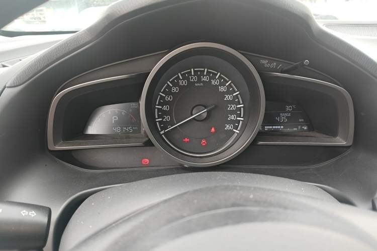 Used Mazda 3 Axela 2017 Sedan 1.5L Automatic Luxury Model Emission Standard China V
