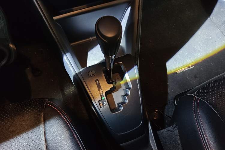 Used Toyota YARiS L Zhi Xiang 2020 1.5L CVT Leading Edition Gear Lever