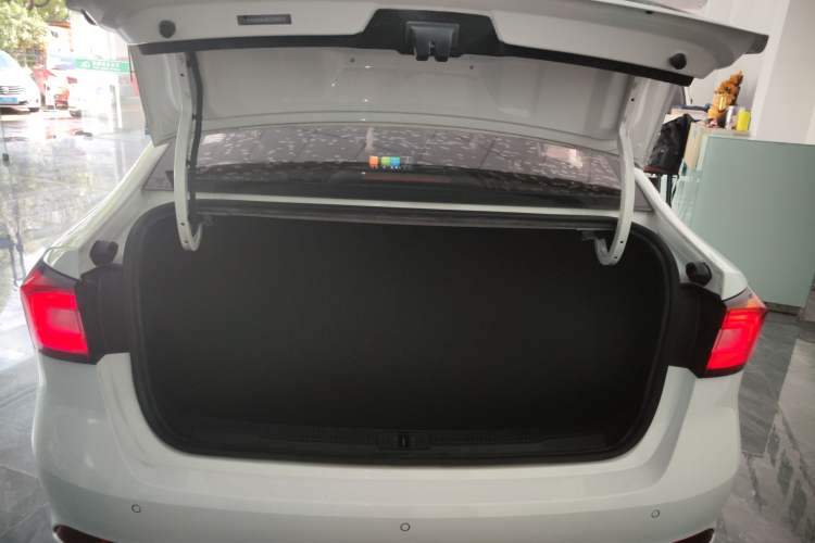 Used Roewe i5 2020 1.5L Automatic 4G Connect Luxury Flagship Edition