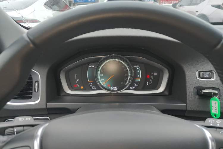 Used Volvo V60 2017 T5 Zhiyi Edition China V Standard Instrument Cluster