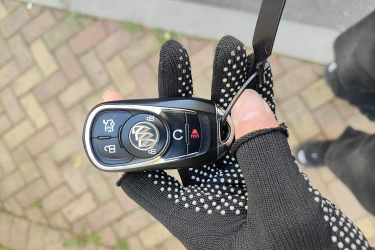 Used Buick LaCrosse 2018 20T Luxury Model Vehicle Key