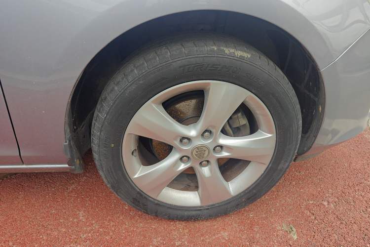 Used Buick GT 2013 XT 1.6T Automatic Fashion Sport Edition Right Front Wheel Hub