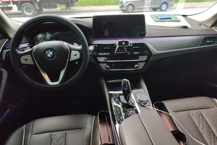 Used BMW 5 Series 2022 Updated 530Li Leading Edition Luxury Package Center Console