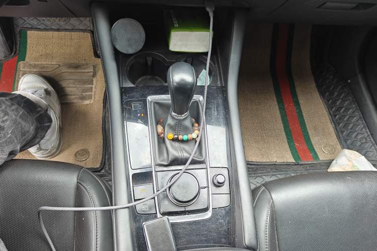 Used Mazda 3 Axela 2021 2.0L Automatic Zhi Rui Edition Gear Lever