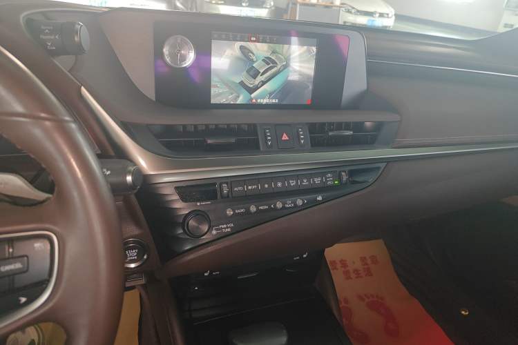 Used Lexus ES 2018 200 Excellence Edition China VI Standard
