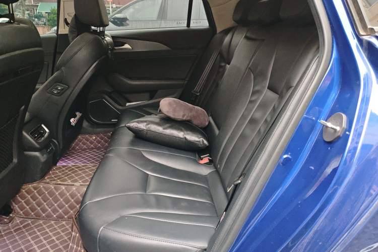 Used Hongqi H5 2022 Classic Model 1.8T Automatic Smart Connect Flagship Edition Left Rear Seat