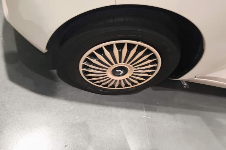 Used Wuling Hongguang MINIEV 2022 Macaron Premium Model – Lithium Ternary Battery Exterior 4