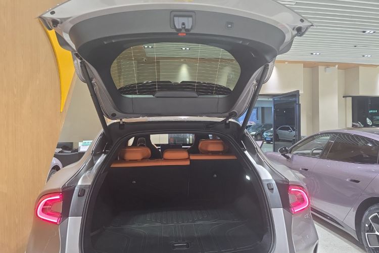 Used Xiaomi Auto YU7 2025 Ultra-Long Range All-Wheel Drive Pro Version
