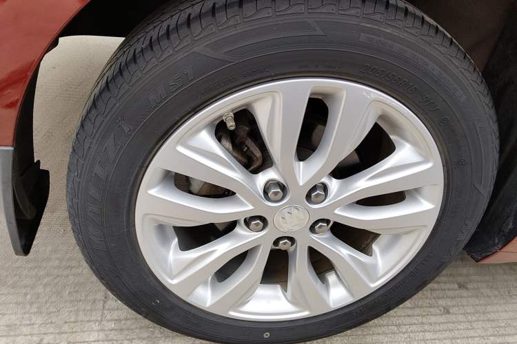 Used Buick GT 2021 Exemplar 1.5L Automatic Elite Version Right Rear Wheel Hub