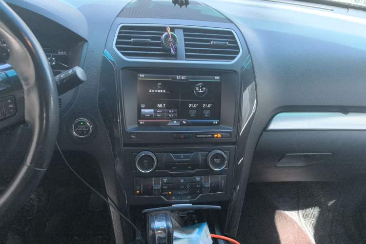 Used Ford Explorer 2016 2.3T Fashion Edition Audio And AC Panel