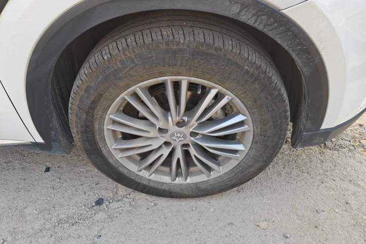 Used Venucia Star 2021 260T Automatic 48V Mild Hybrid Turbocharged Star Achieve Edition Right Front Wheel Hub