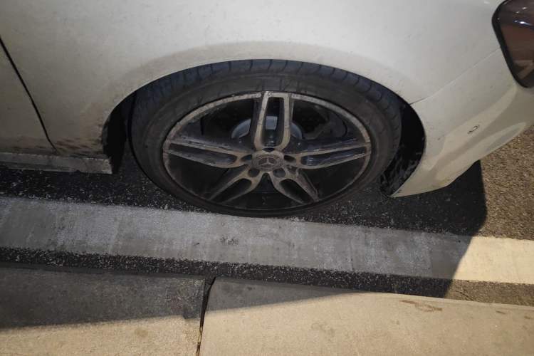 Used Mercedes-Benz CLA 2017 CLA 220 4MATIC Right Front Wheel Hub