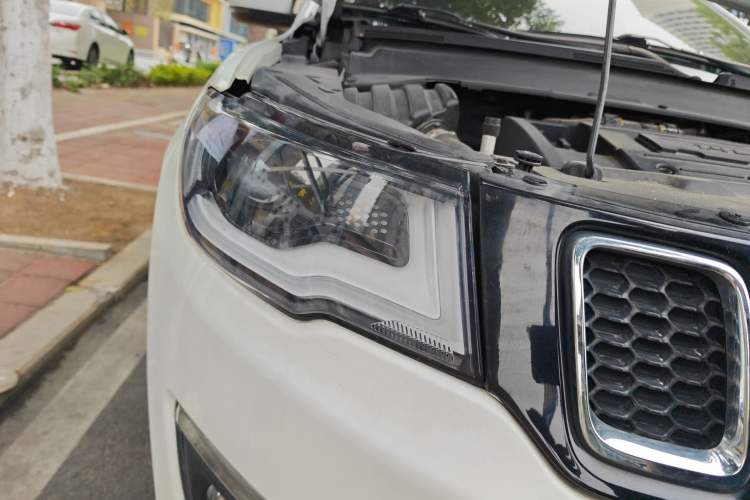 Used Jeep Compass 2017 200T Automatic Family Edition
