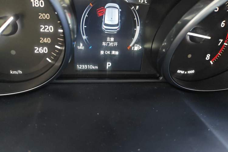 Used Land Rover Range Evoque 2018 240 PS SE DYNAMIC Smart Edition Odometer Close Up