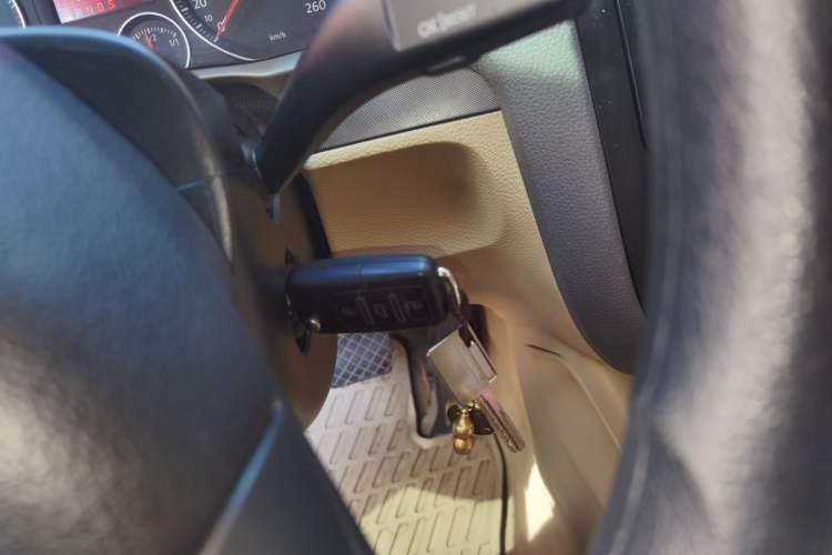 Used Volkswagen Sagitar 2006 2.0L Automatic Fashion Edition
