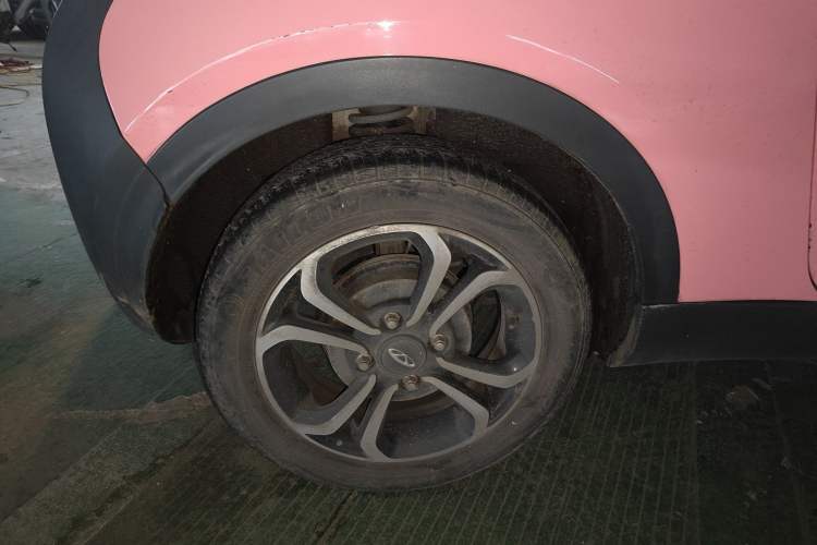 Used Chery QQ Little Ant 2021 200 000-Yuan Ant Fan Edition Talent Version Lithium Iron Phosphate 301 km Right Rear Wheel Hub