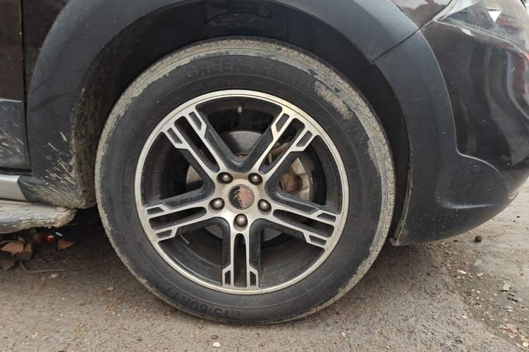 Used FORTHING Joyear SUV 2012 1.6L Luxury Model
